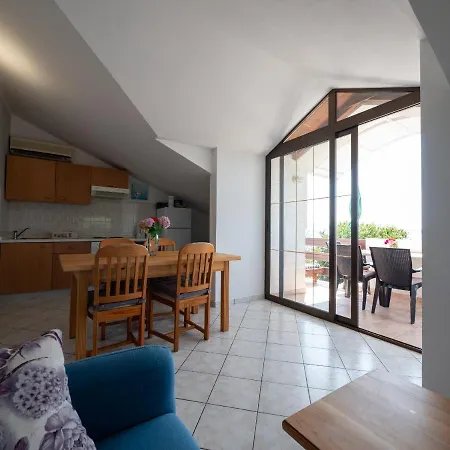 Ana Apartman Posedarje