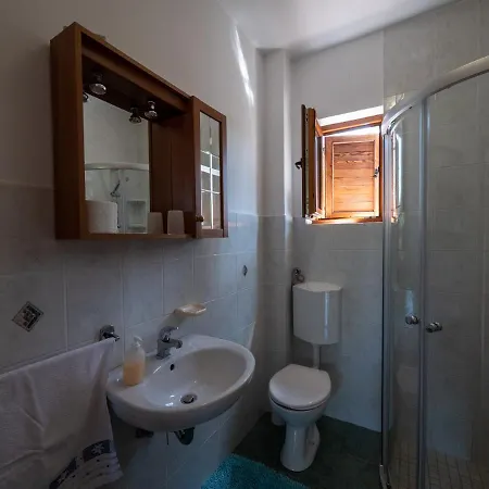 Ana Apartman Posedarje